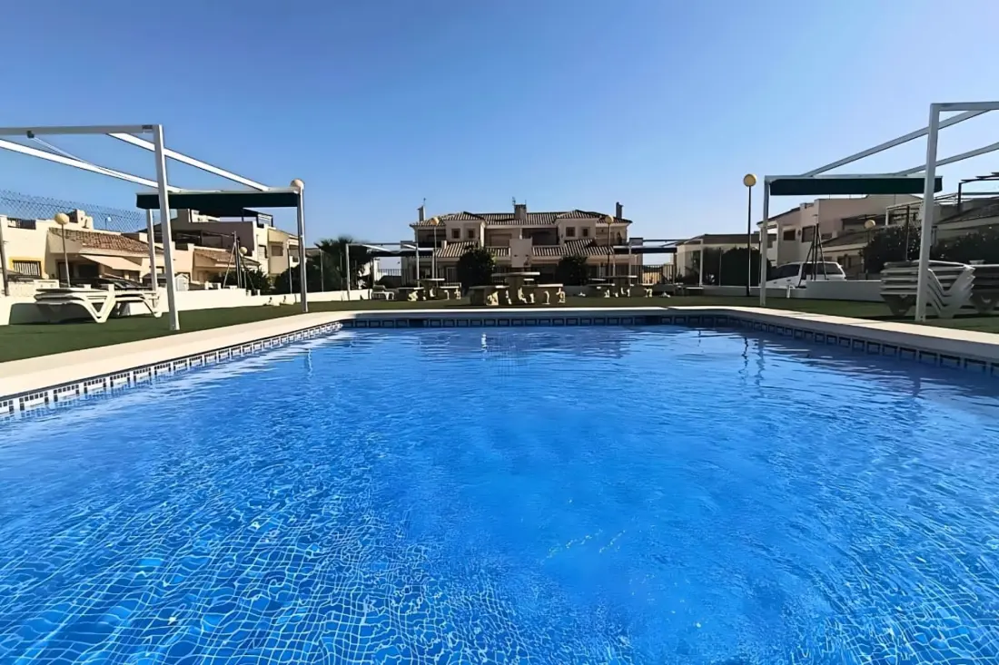 Nap, Golf és úszómedence: A Villa Ideal az ünnepekre!