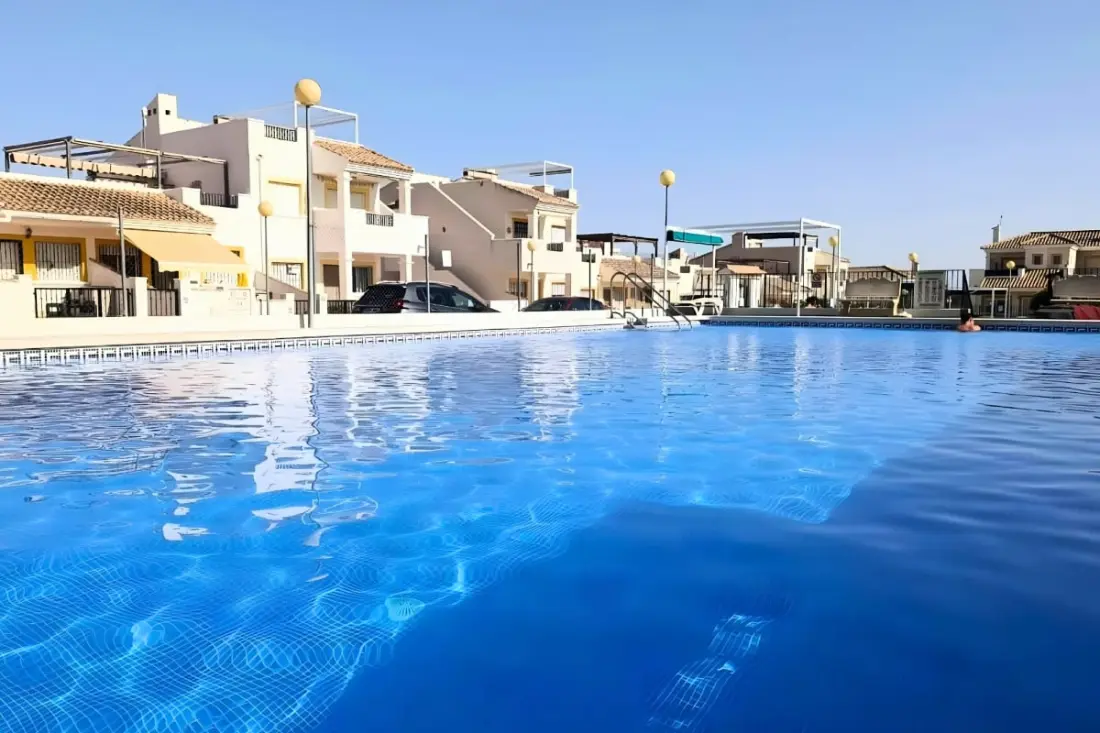 Nap, Golf és úszómedence: A Villa Ideal az ünnepekre!