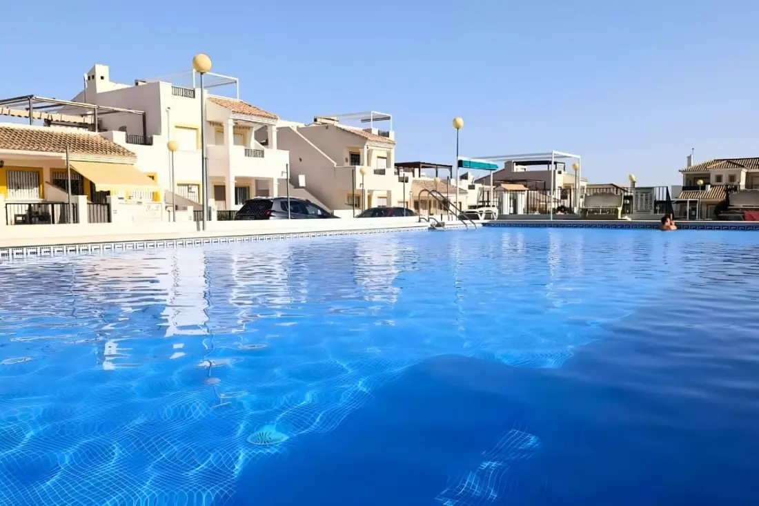 Nap, Golf és úszómedence: A Villa Ideal az ünnepekre!