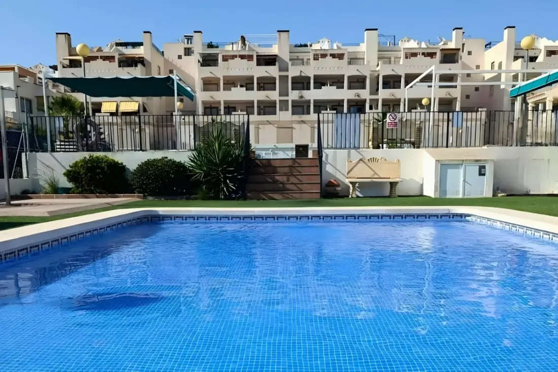 Nap, Golf és úszómedence: A Villa Ideal az ünnepekre!