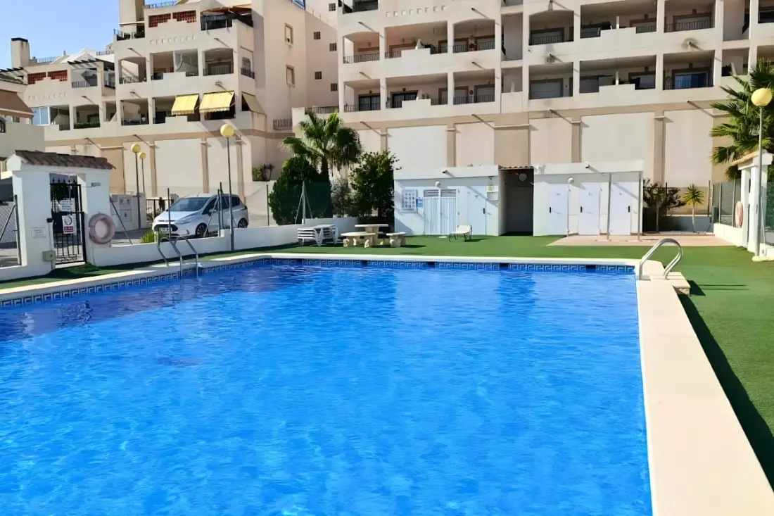 Nap, Golf és úszómedence: A Villa Ideal az ünnepekre!