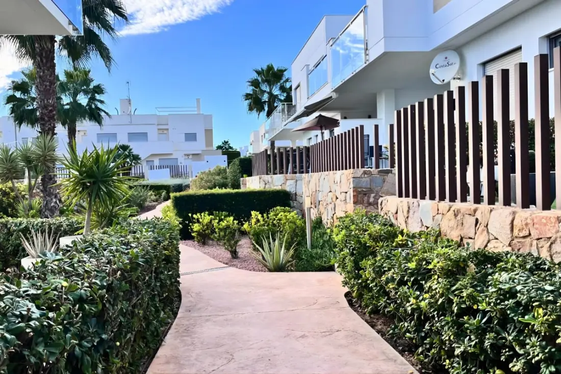 Apartman Golf Vistabella terasz és úszómedence