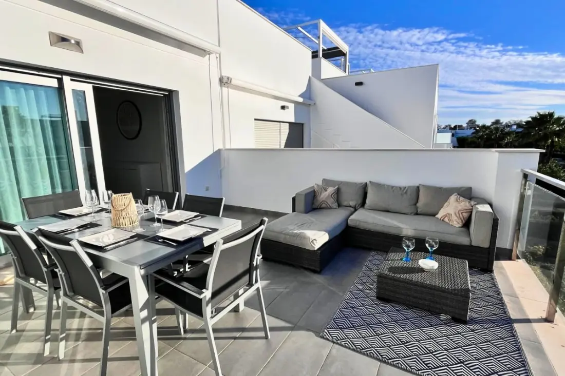 Apartman Golf Vistabella terasz és úszómedence
