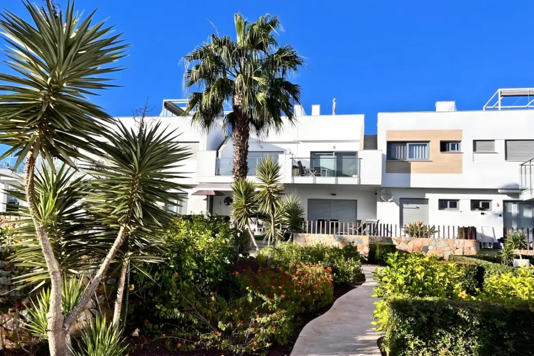 Apartman Golf Vistabella terasz és úszómedence