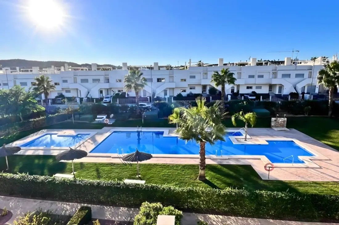 Apartman Golf Vistabella terasz és úszómedence