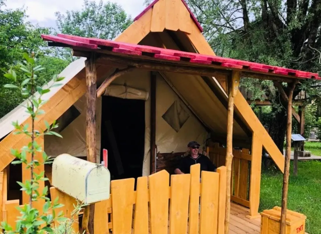 Camping Ecologique la Roche d'Ully4 Sterren★★★★