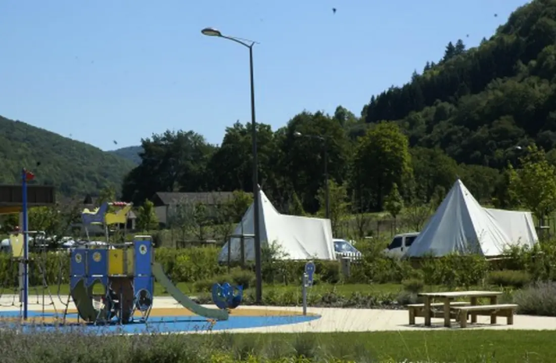 Camping Ecologique la Roche d'Ully4 Sterren★★★★