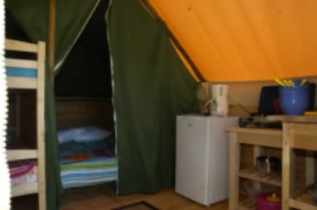 Camping Ecologique la Roche d'Ully4 Sterren★★★★