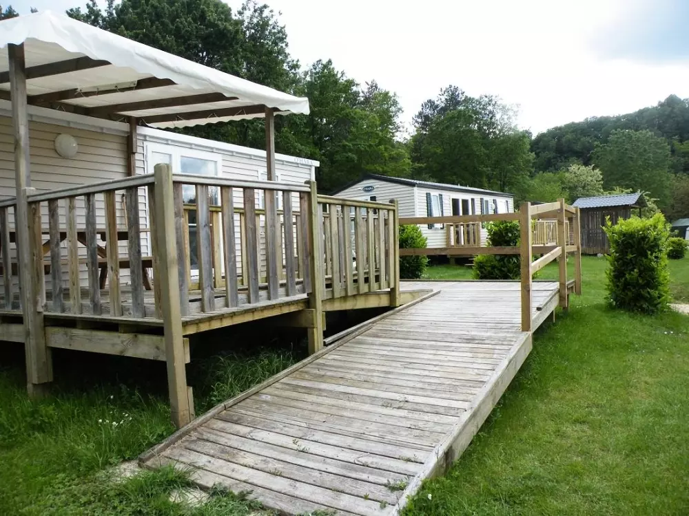 DOMAINE DE PECANY (La Noix de Pecan'y) 3 Gwiazdy★★★