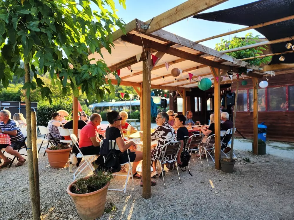 DOMAINE DE PECANY (La Noix de Pecan'y) 3 Gwiazdy★★★