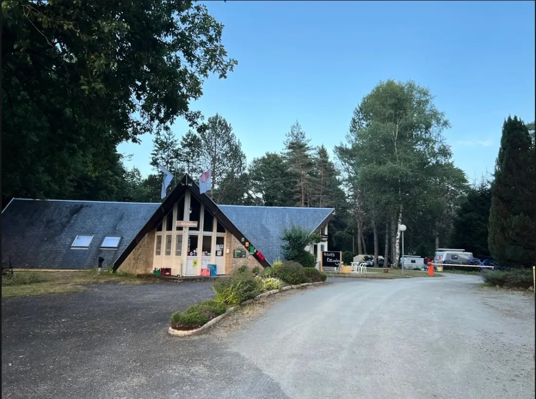 Campsite Les Sapins de Correze /