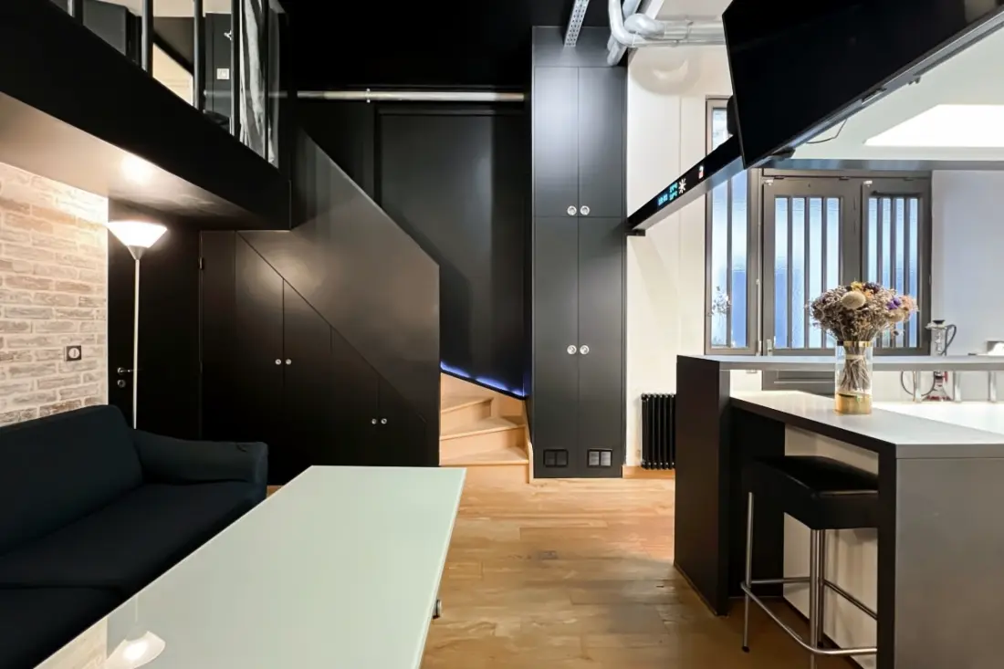 Charmant Atypische Appartement - Treinstation Oost