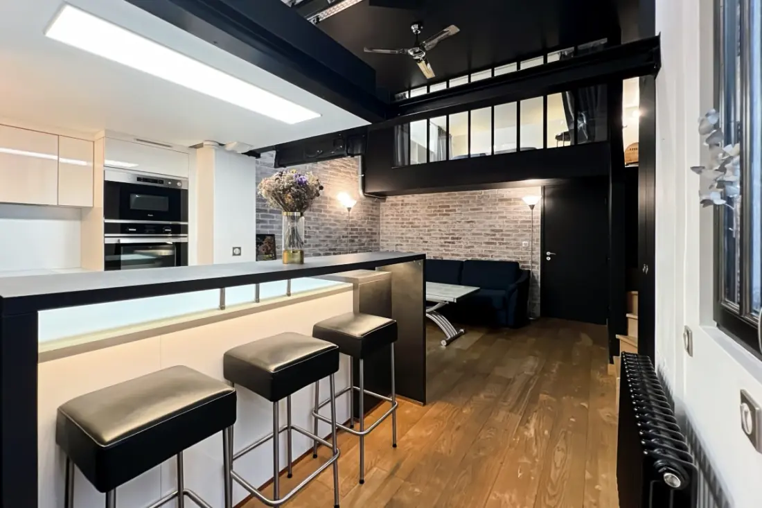 Charmant Atypische Appartement - Treinstation Oost