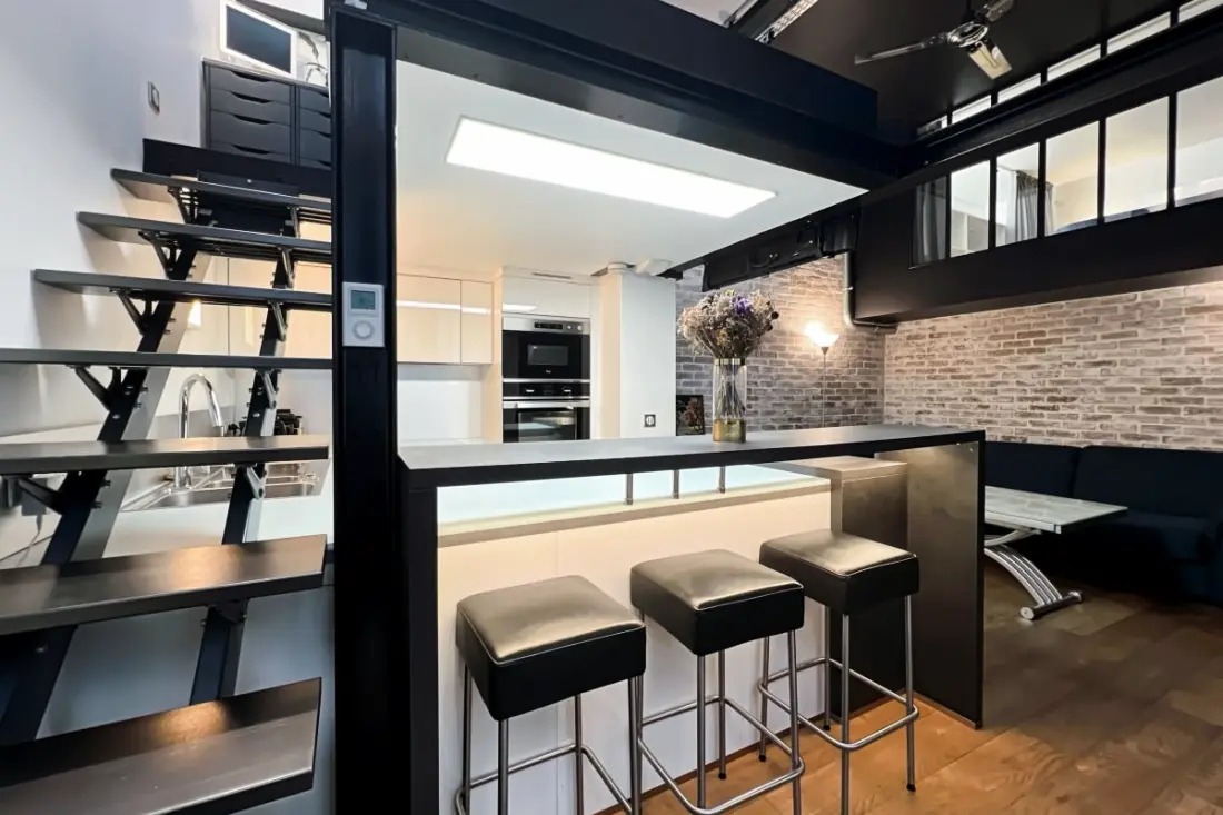 Charmant Atypische Appartement - Treinstation Oost