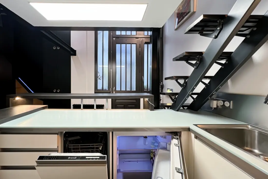 Charmant Atypische Appartement - Treinstation Oost