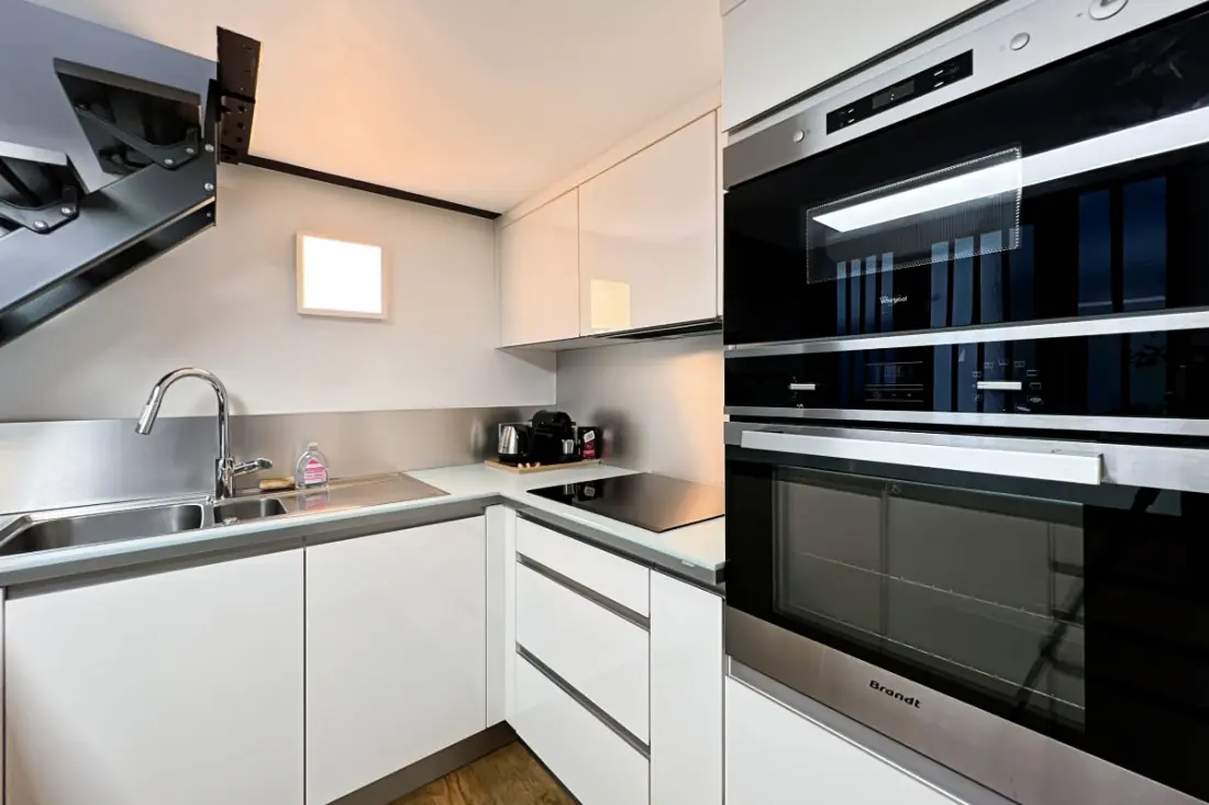 Charmant Atypische Appartement - Treinstation Oost