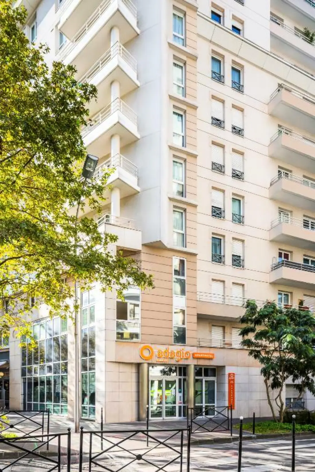 Hotel apartamentowy Adagio zapewnia dostęp do La Défense Place Charras