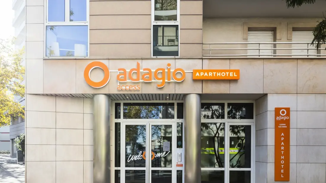 Hotel apartamentowy Adagio zapewnia dostęp do La Défense Place Charras