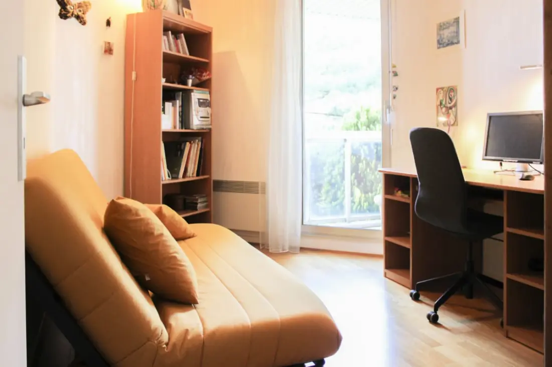 Appartement 86m2 Met Balcons, Parkeerplaats, Rustig.