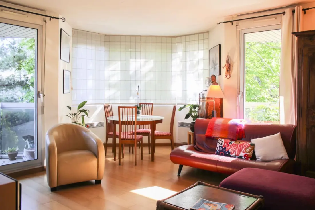 Appartement 86m2 Met Balcons, Parkeerplaats, Rustig.