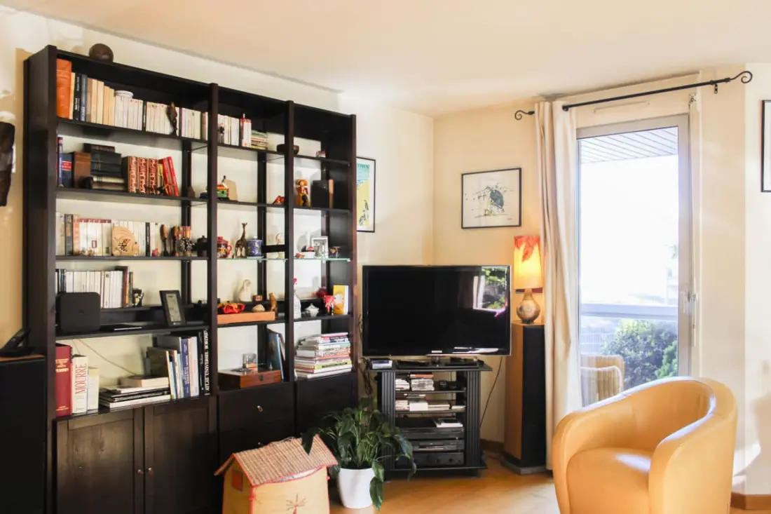 Appartement 86m2 Met Balcons, Parkeerplaats, Rustig.
