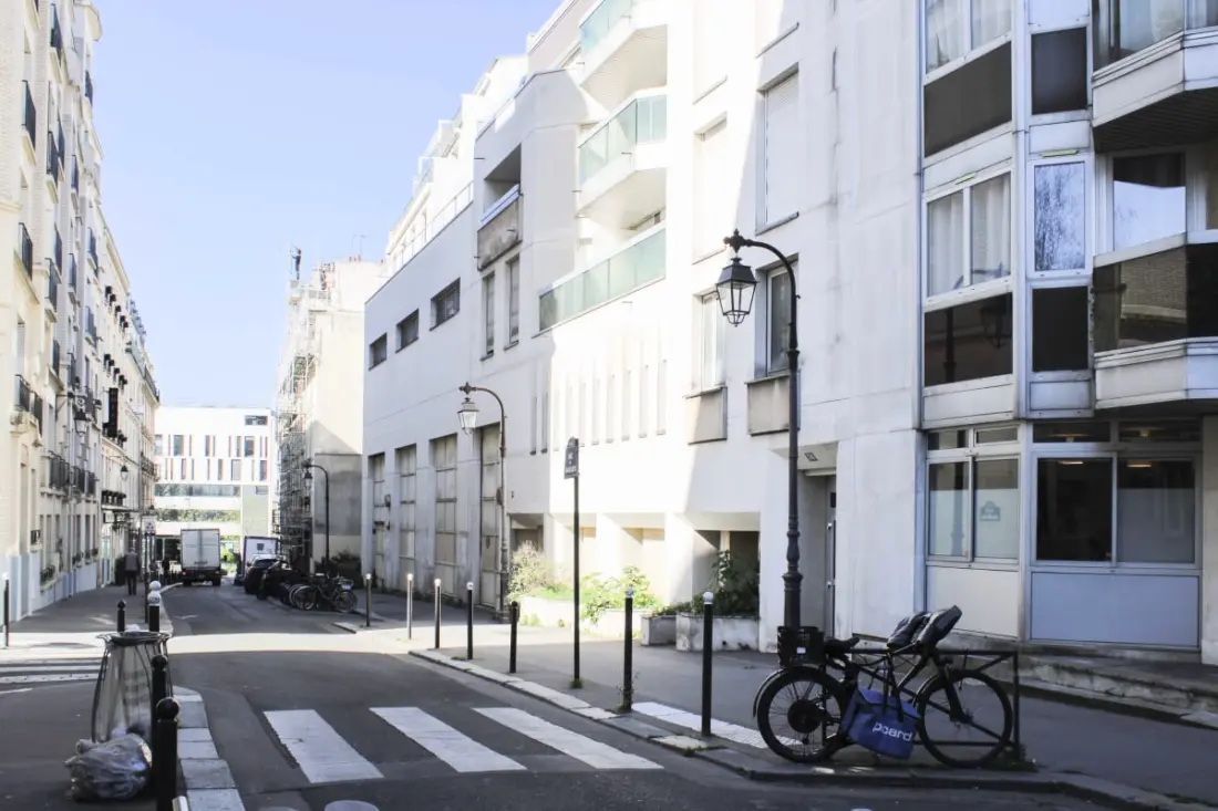 Appartement 86m2 Met Balcons, Parkeerplaats, Rustig.