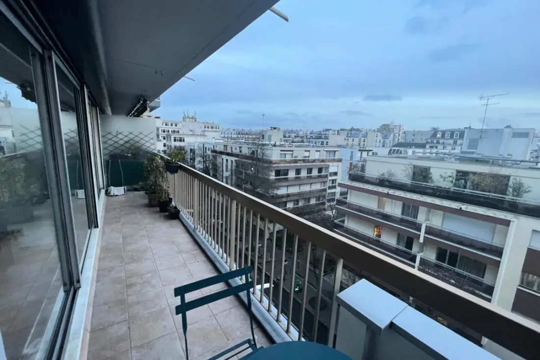 Rustig appartement dichtbij Du Marais, Balkon