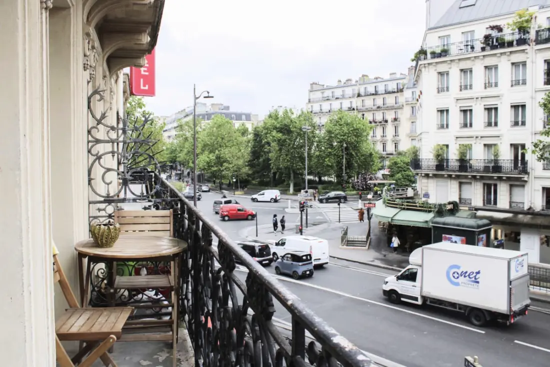 Appartement Charmant Avec Balcon à Paris 11