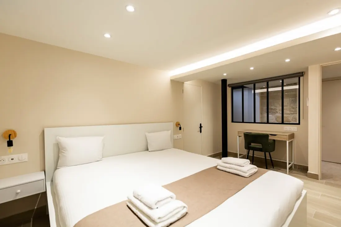 A Cosy Lumineux Parisian -