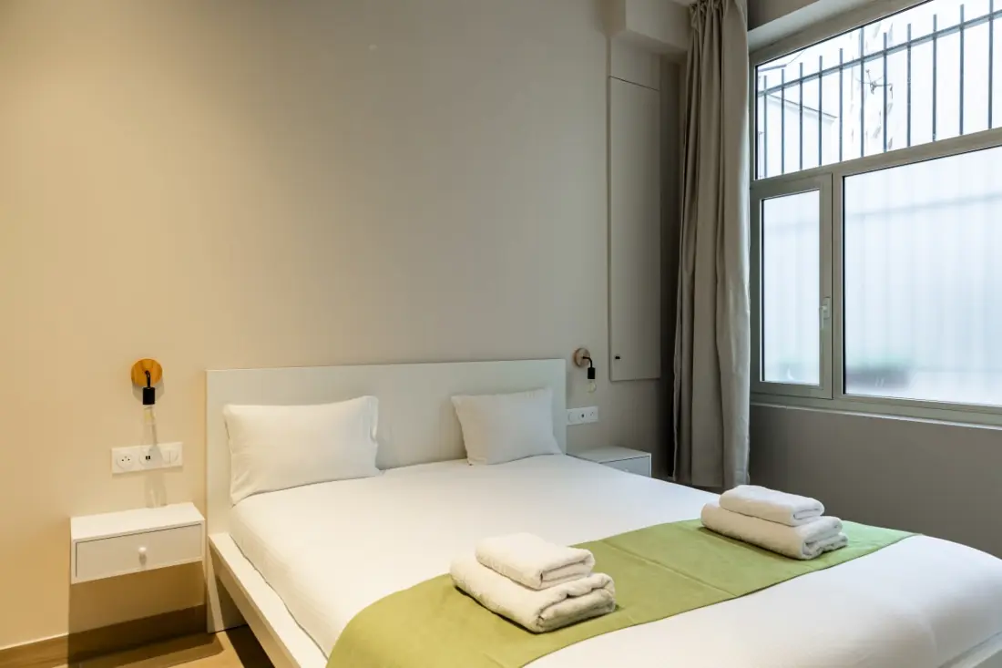 A Cosy Lumineux Parisian -