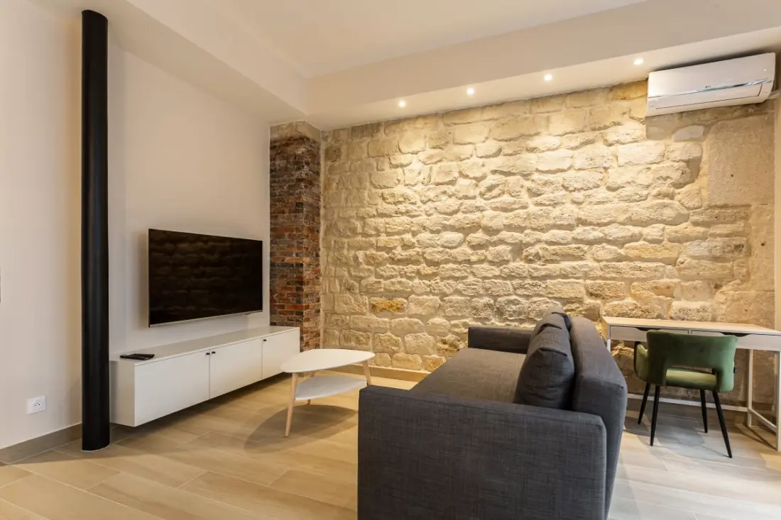A Cosy Lumineux Parisian -
