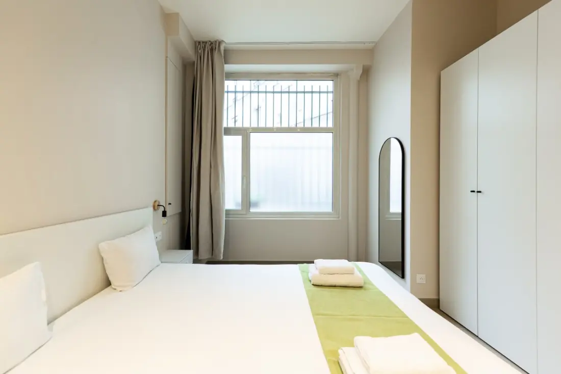 A Cosy Lumineux Parisian -