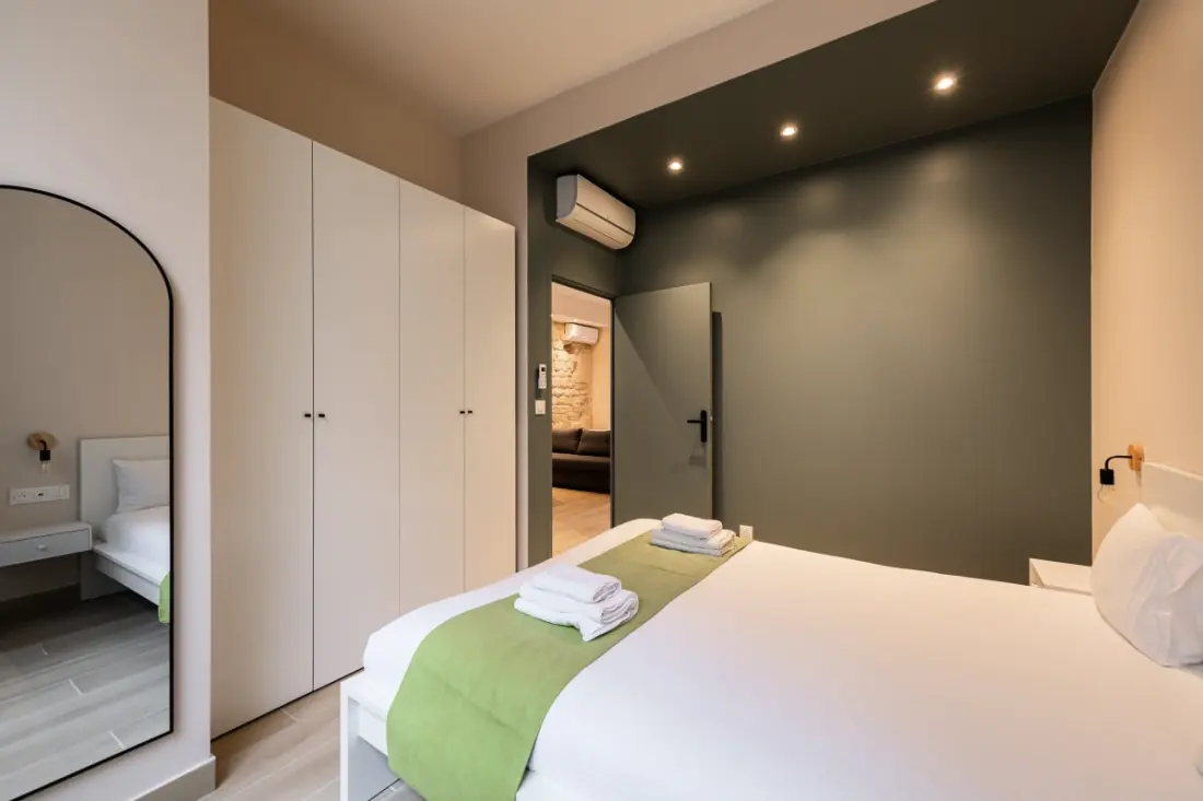 A Cosy Lumineux Parisian -