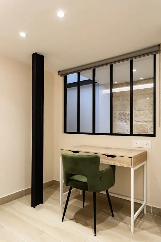 A Cosy Lumineux Parisian -