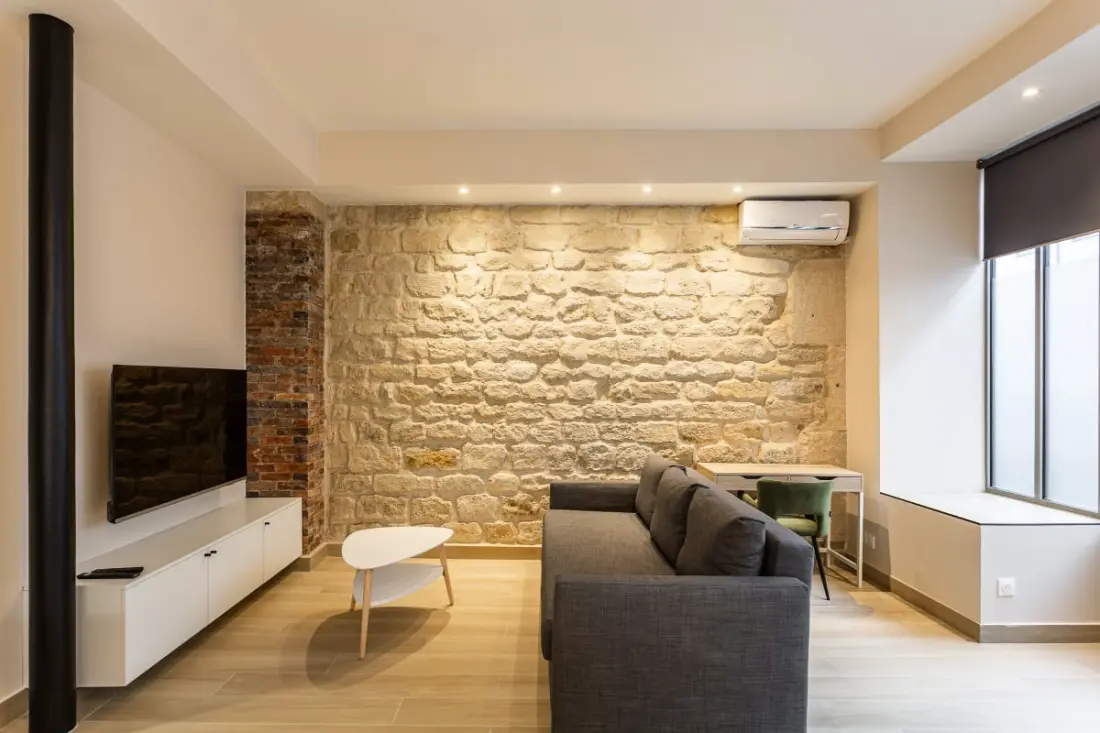 A Cosy Lumineux Parisian -