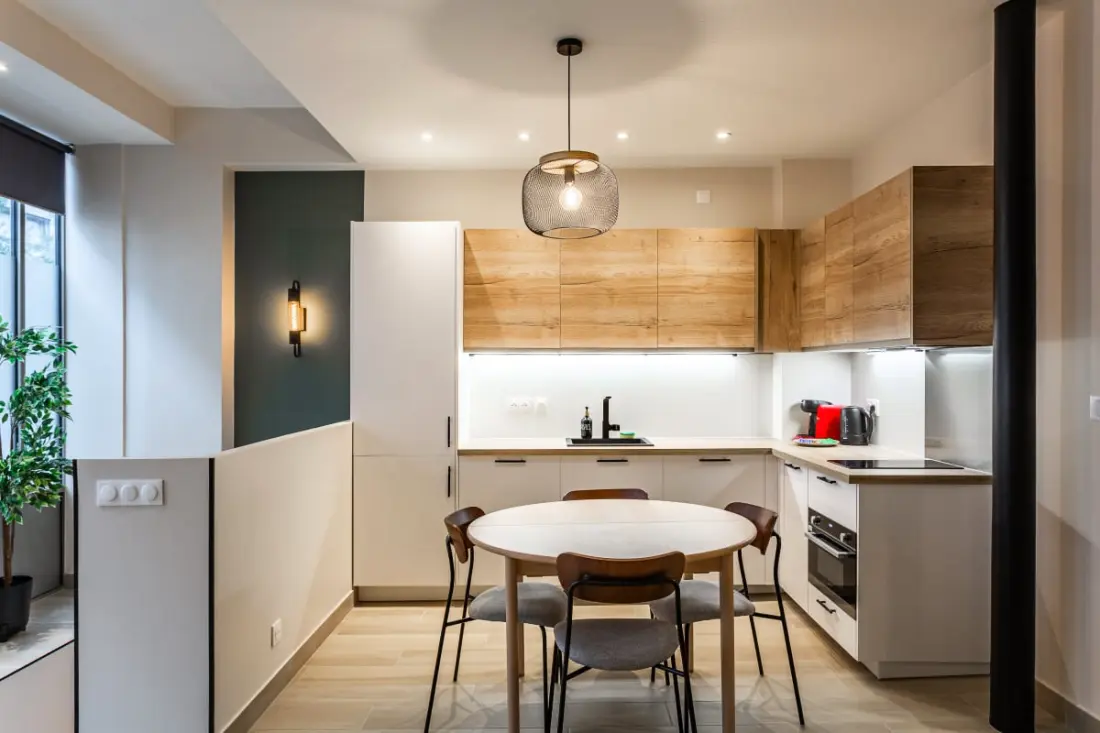A Cosy Lumineux Parisian -