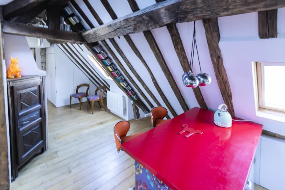 Bájos apartman Párizs háztetői alatt