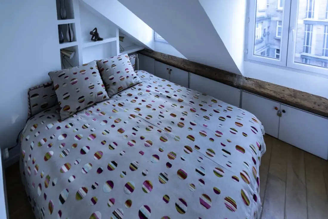 Bájos apartman Párizs háztetői alatt