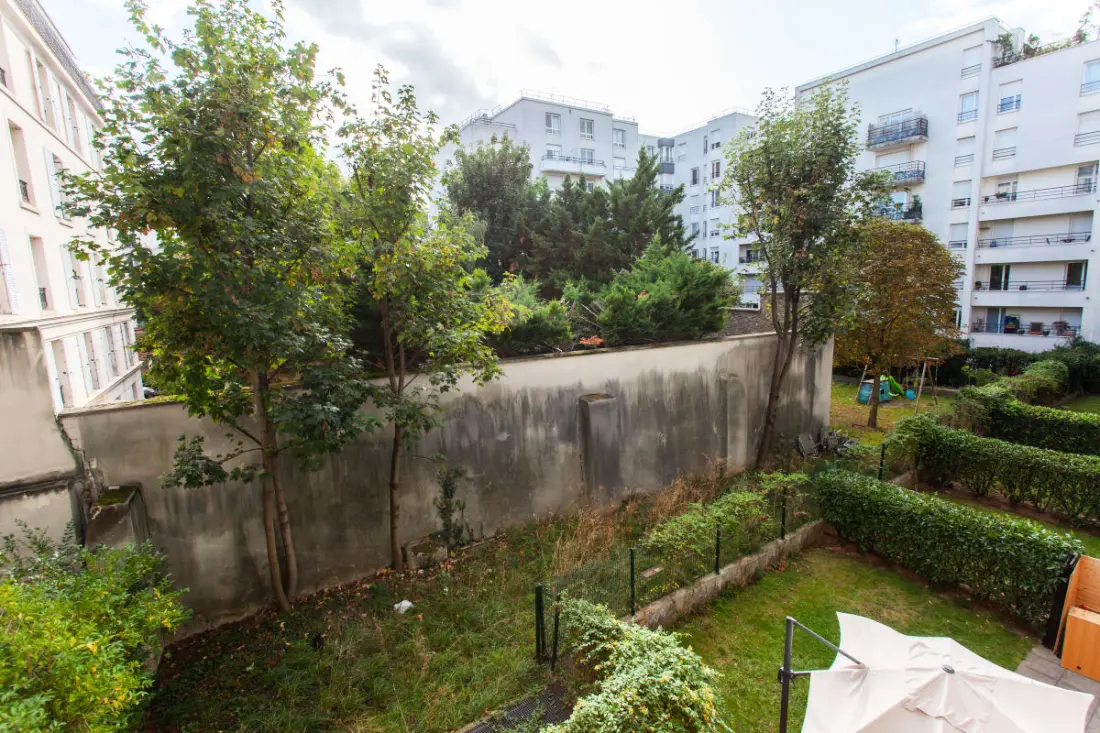 Licht met balkon Aux Buttes Chaumont