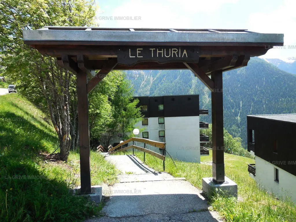 Thuria rezidencia