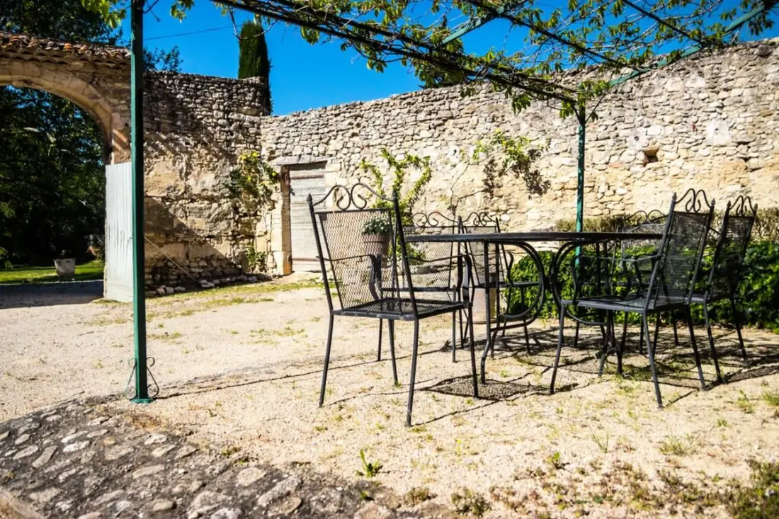 Superb Provencal Mas with fűtött medence