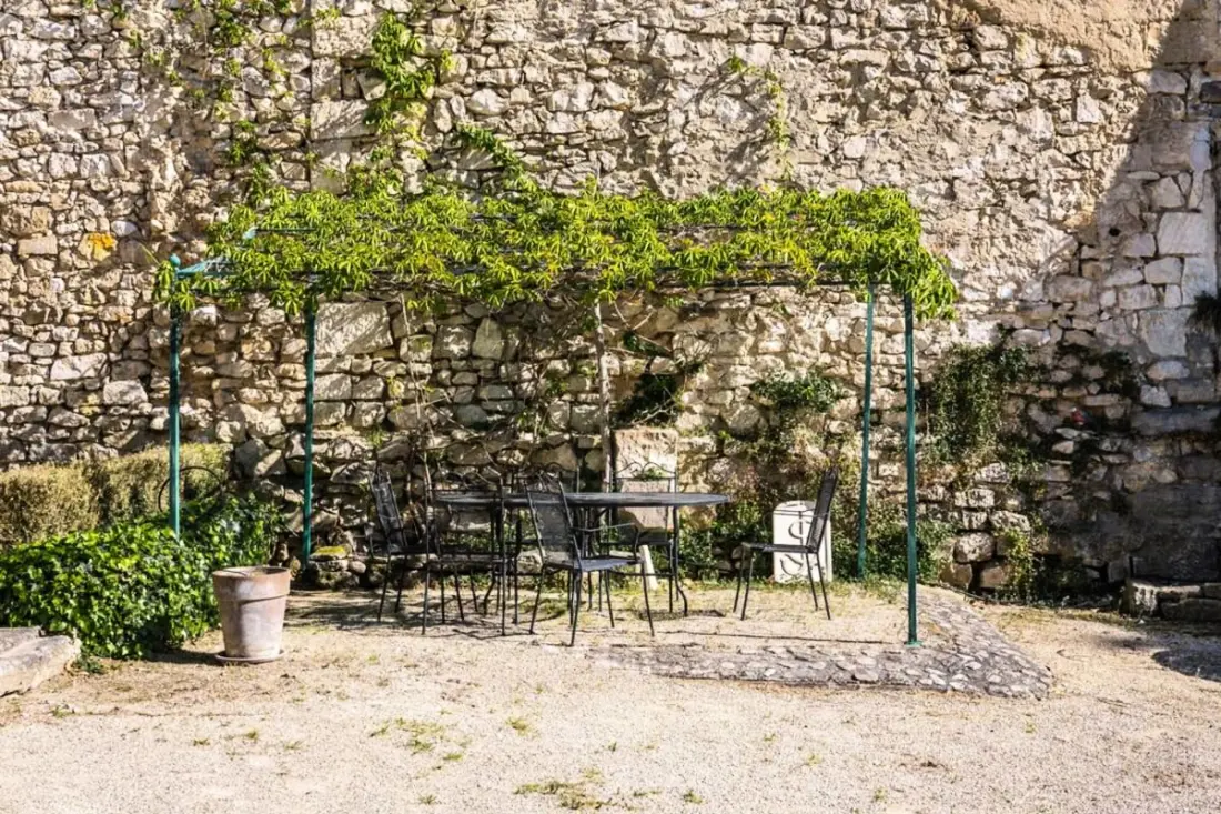Superb Provencal Mas with fűtött medence