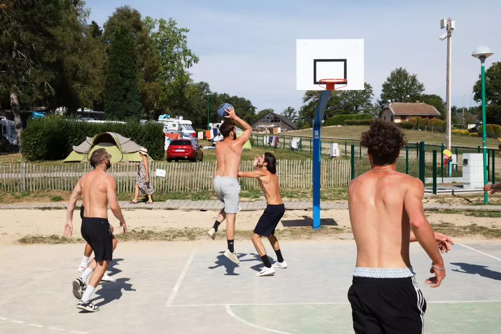 Camping Paradis les 2 er ude af stand.