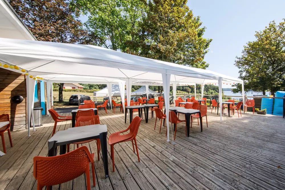 Camping Paradis les 2 er ude af stand.