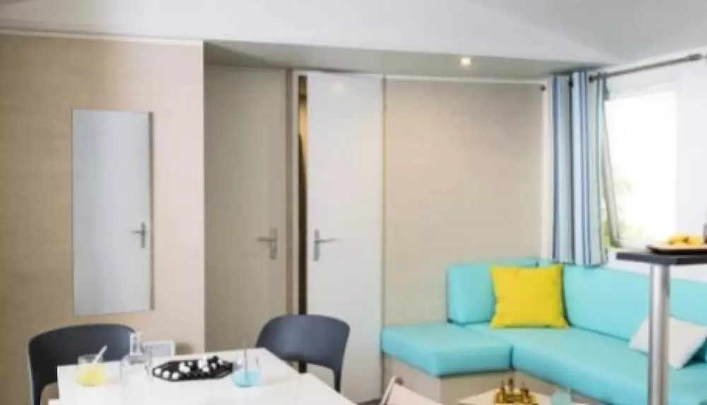 Camping Paradis les 2 er ude af stand.