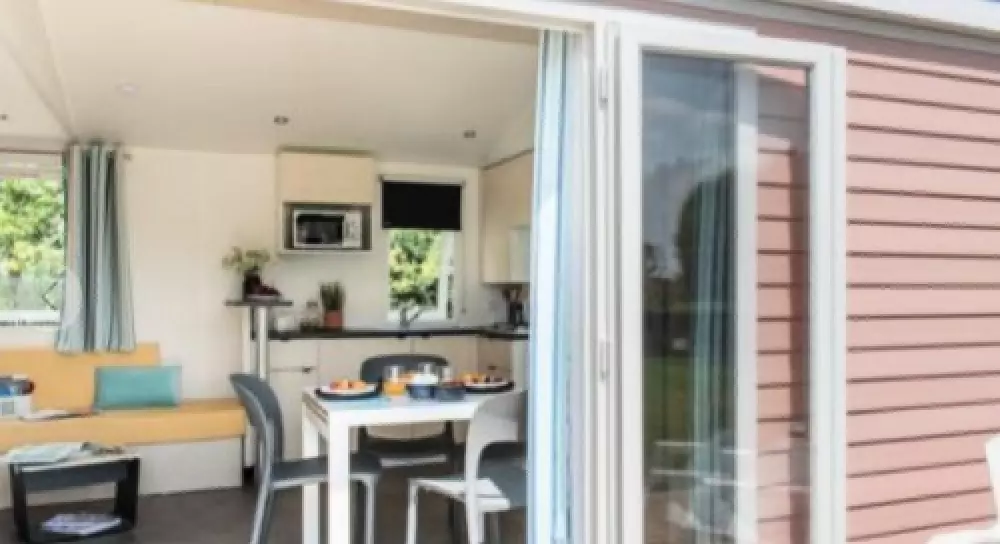 Camping Paradis les 2 er ude af stand.