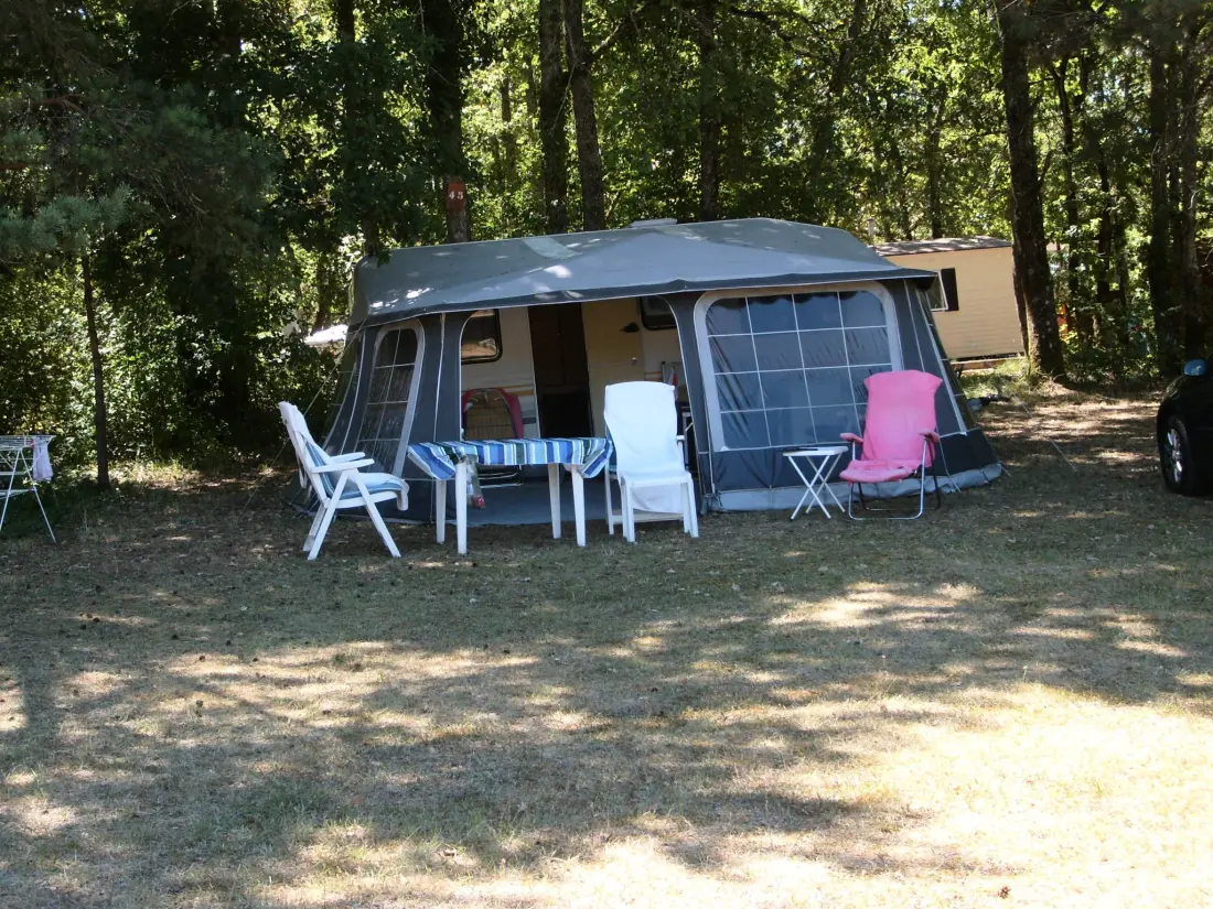 CAMPING THE FORET 3 Estrellas★★★