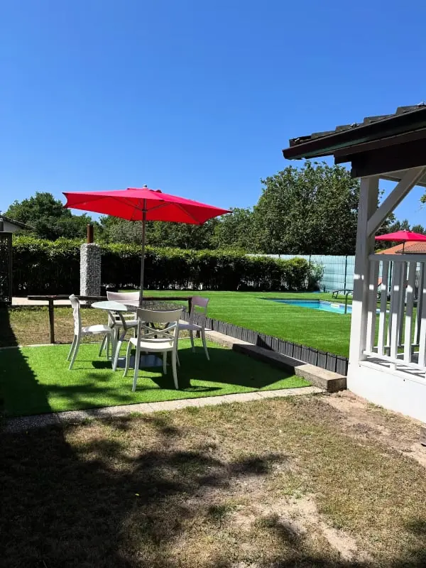 Chalet Gris De Pissos, Swimming pool and nature