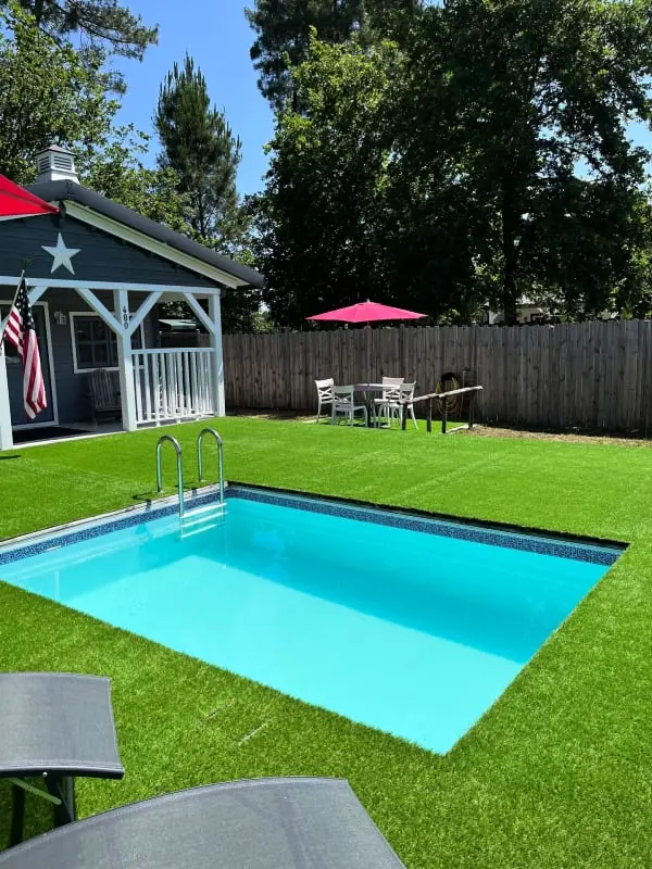 Chalet Gris De Pissos, Swimming pool and nature
