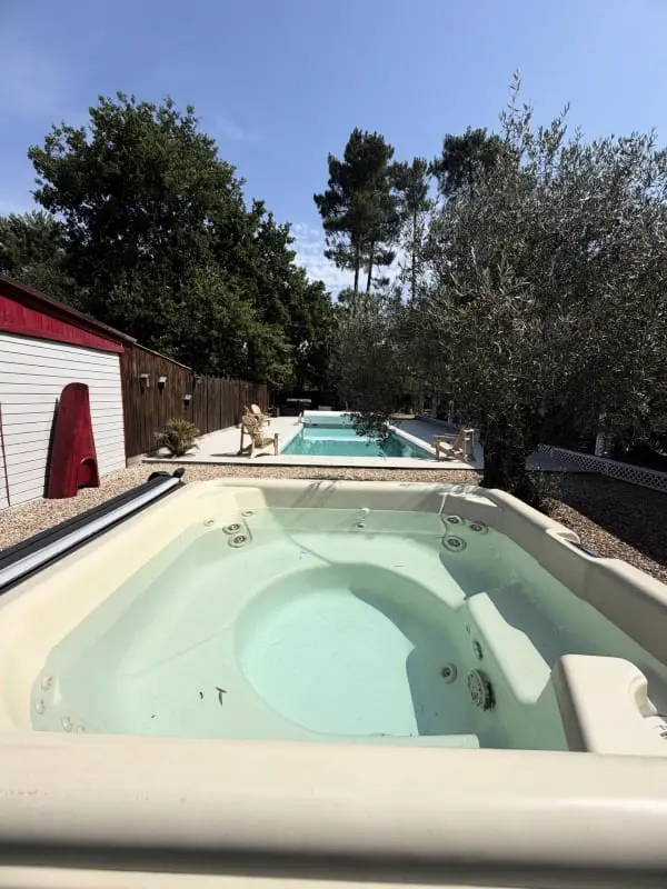 Résidence 14pers - Piscine &amp; Jacuzzi - 40min Des Plages